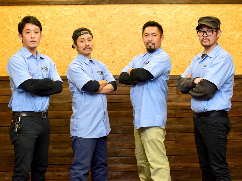 サーティーセカンドモータースのスタッフ紹介